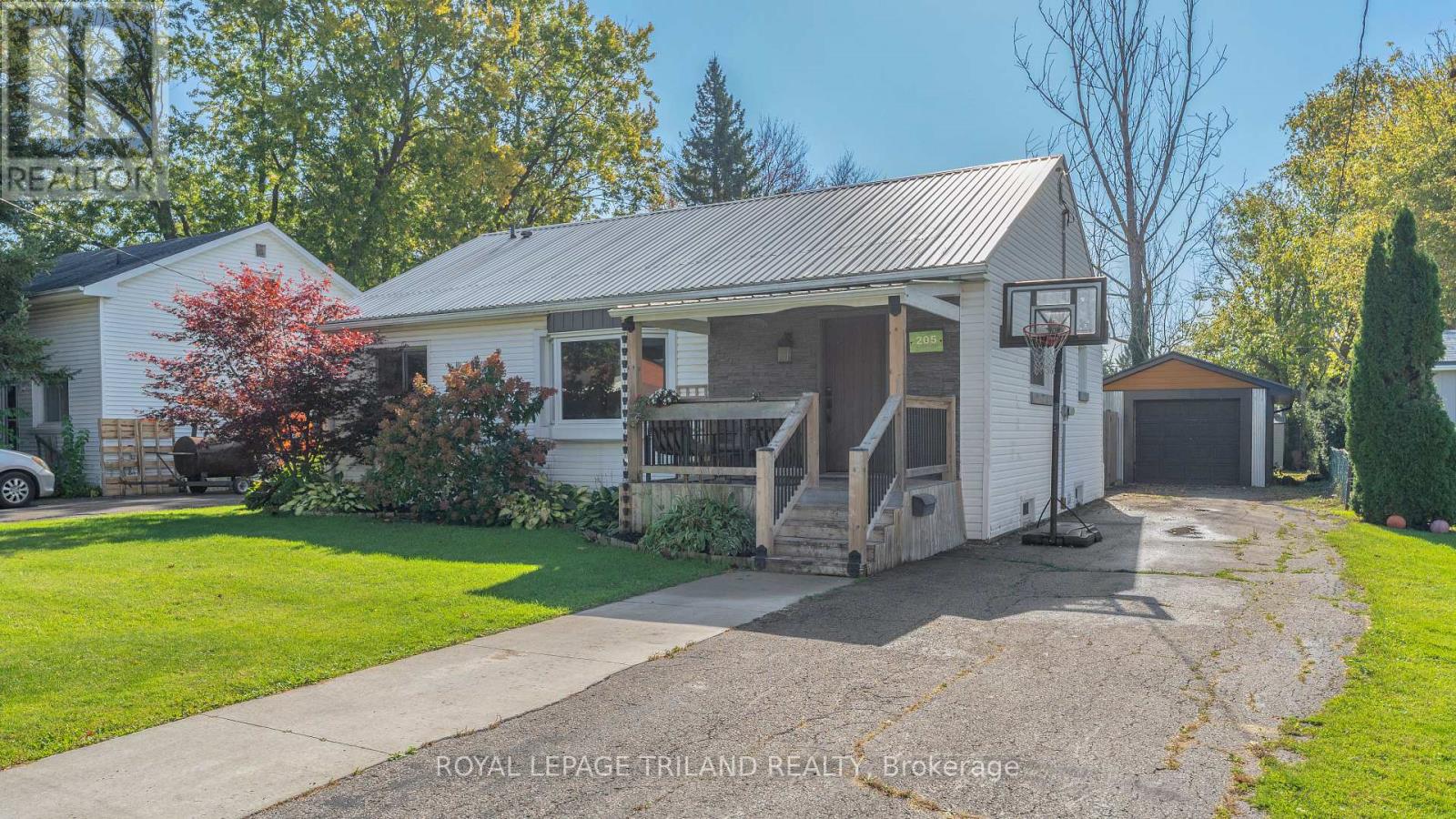205 Erie Street — photo 27