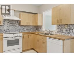 207 1203 Pemberton Avenue, Squamish, BC V8B0J7 Photo 9