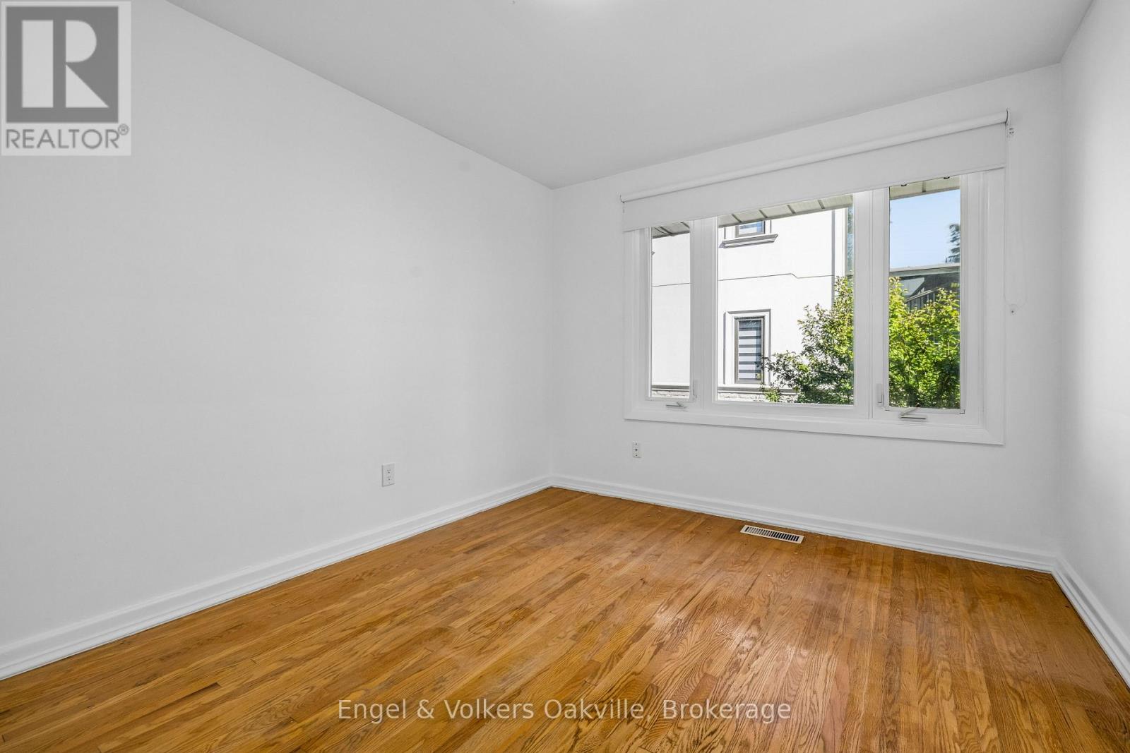 86 Selgrove Crescent — photo 20