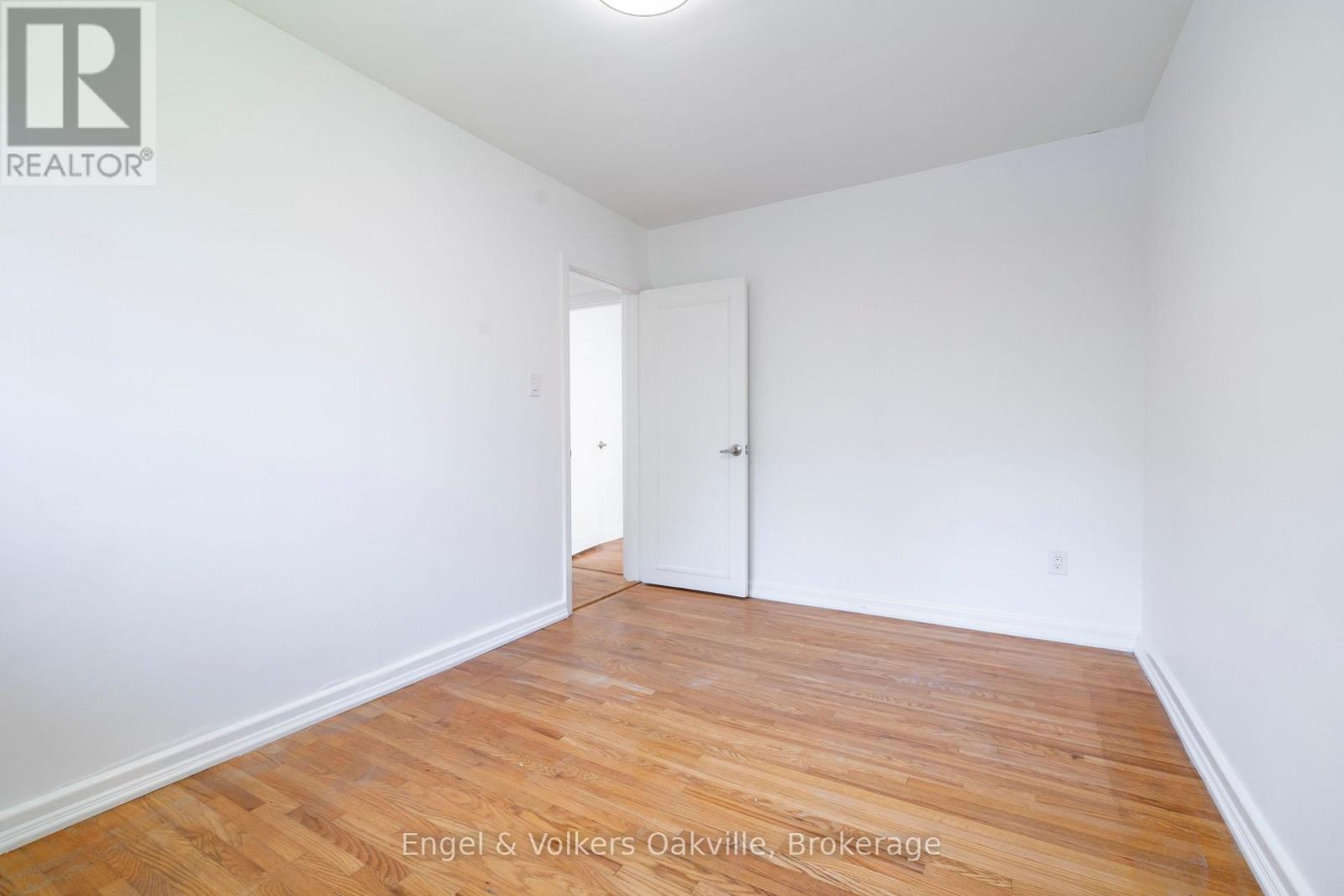 86 Selgrove Crescent — photo 26