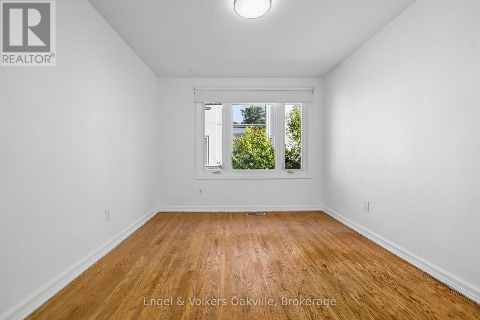 86 Selgrove Crescent — photo 28