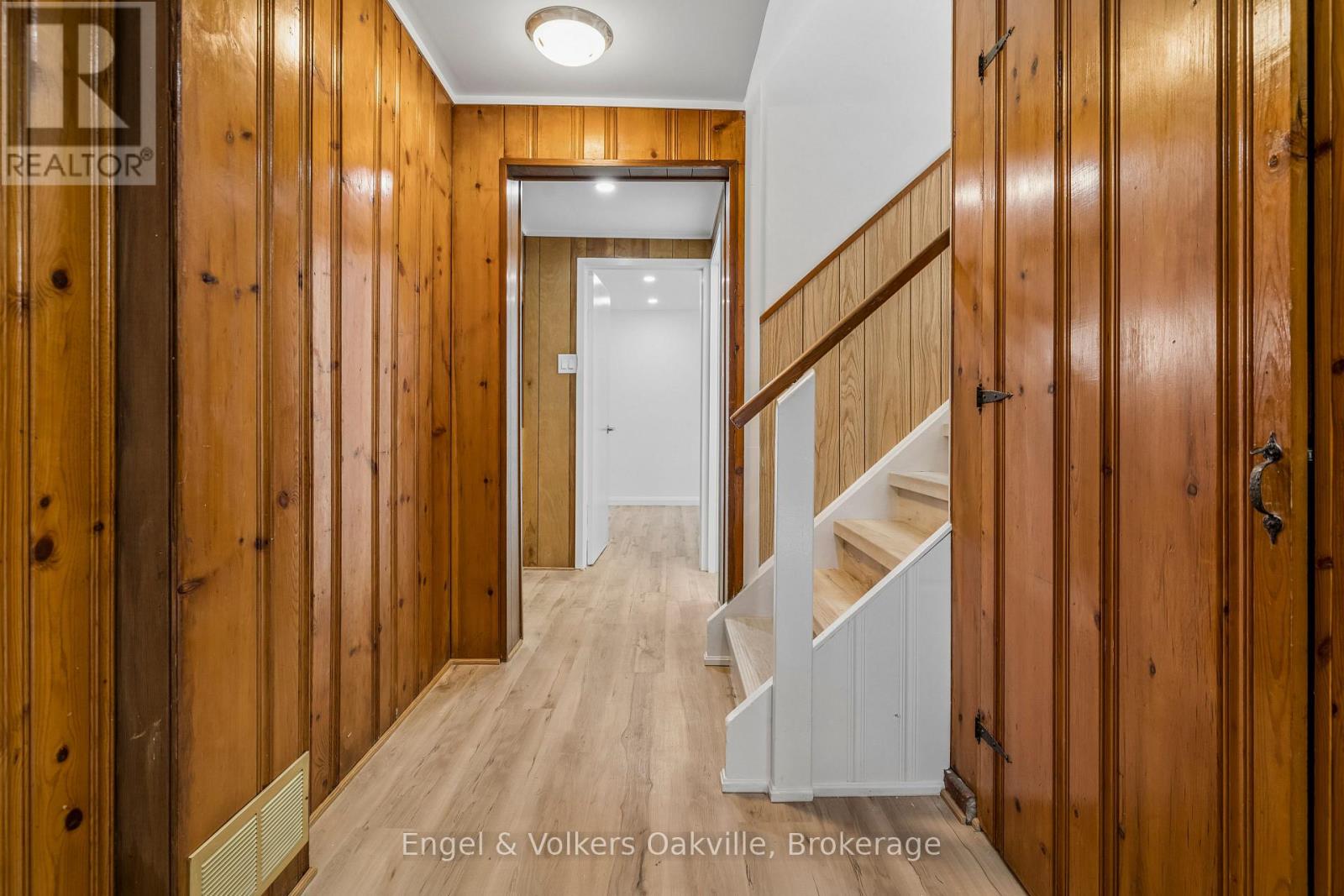 86 Selgrove Crescent — photo 31