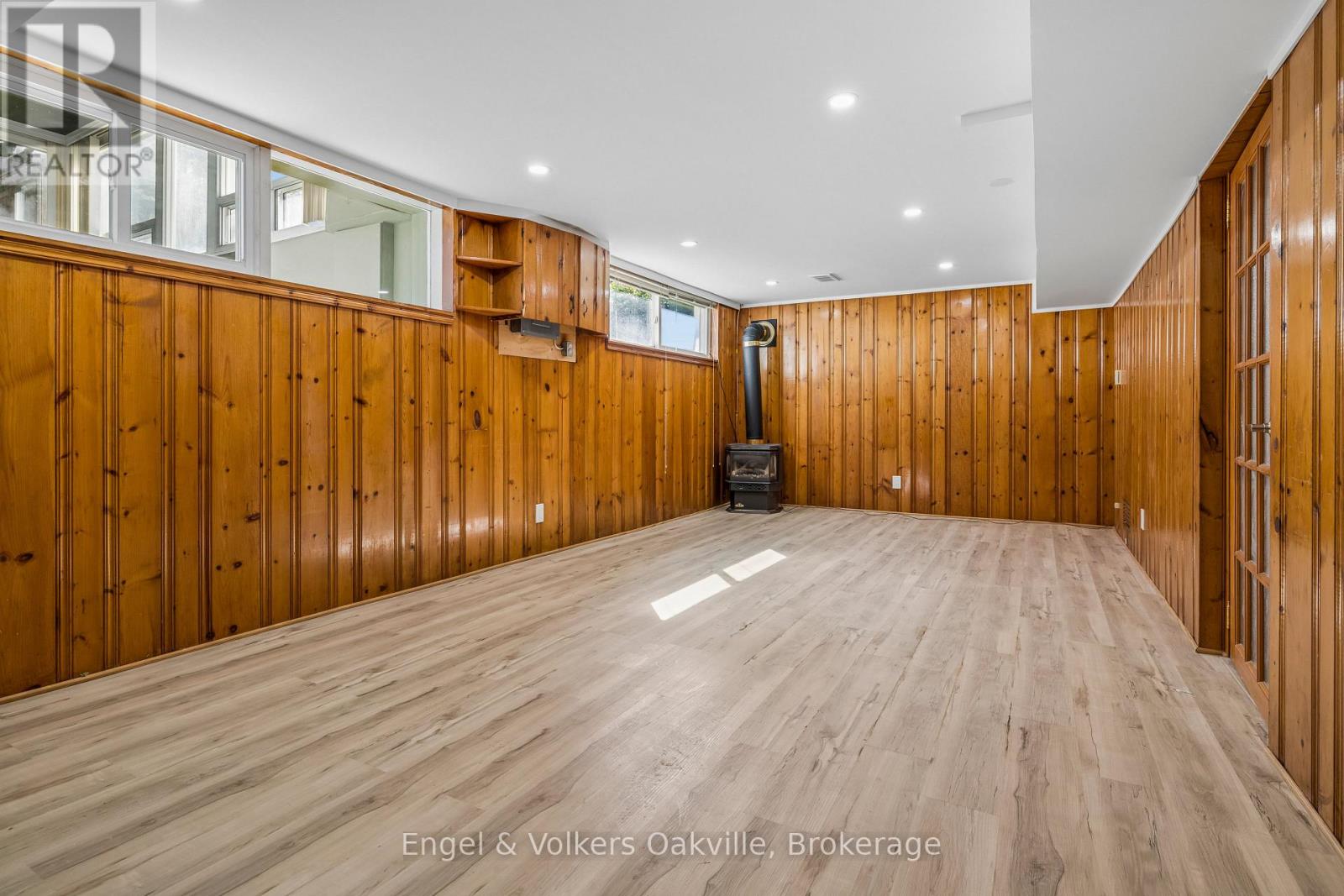 86 Selgrove Crescent — photo 32