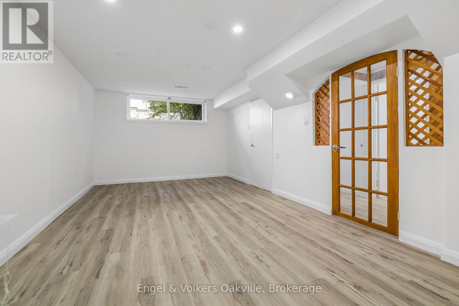86 Selgrove Crescent — photo 35