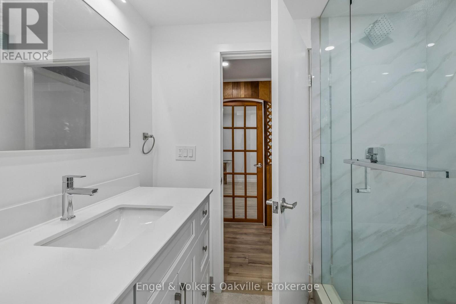 86 Selgrove Crescent — photo 37