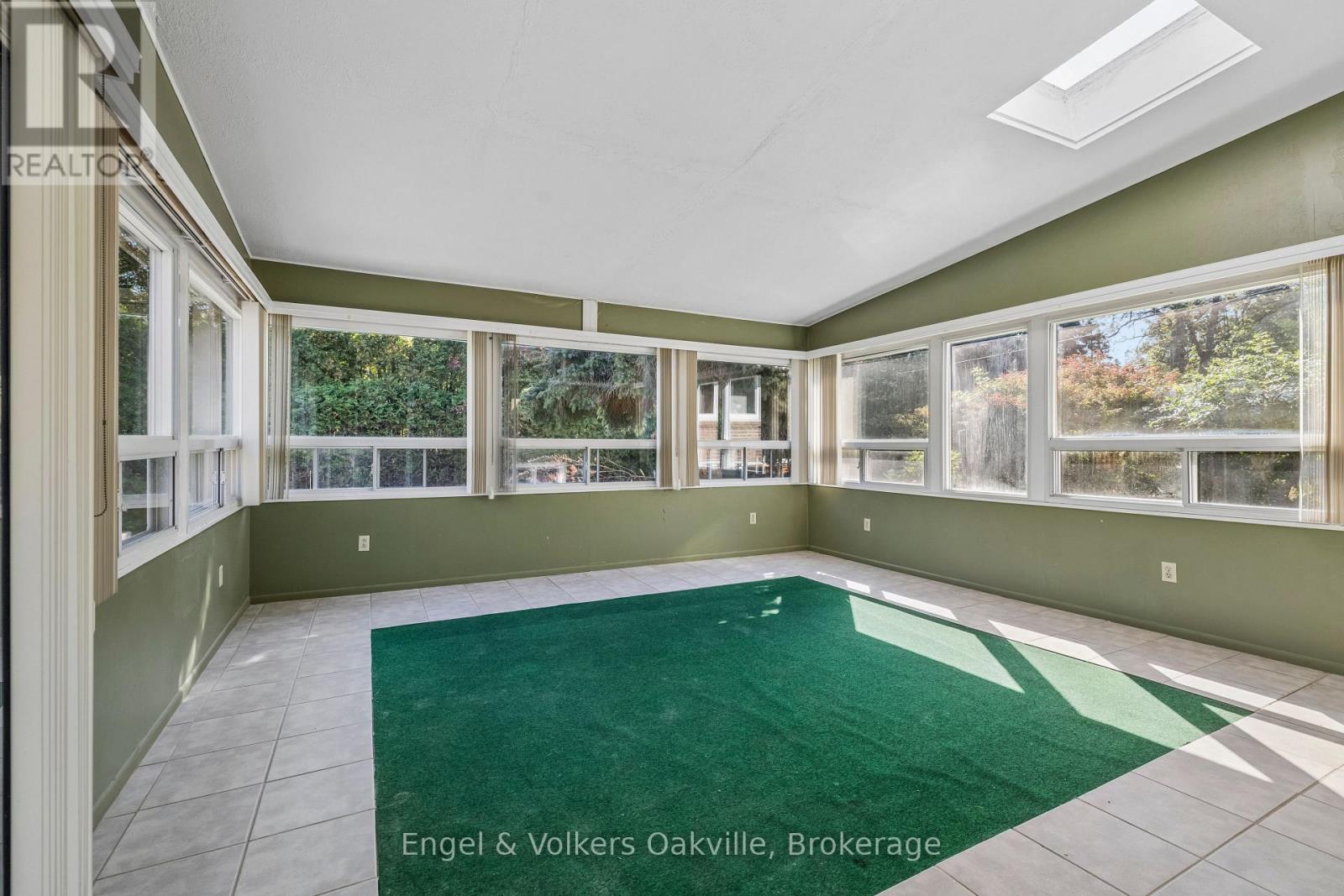 86 Selgrove Crescent — photo 40