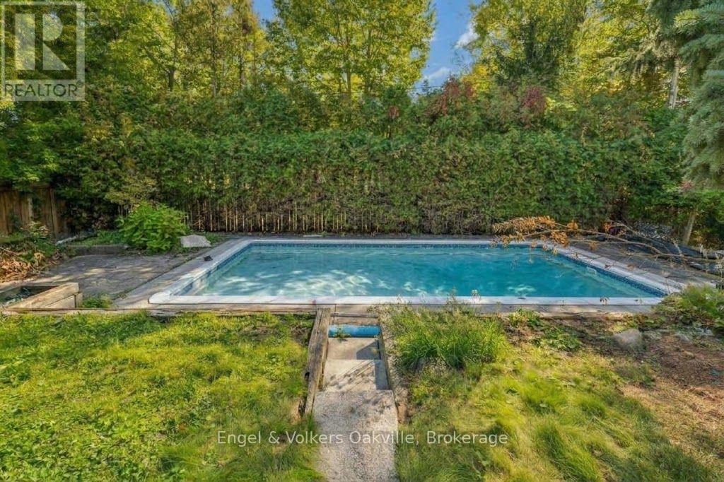 86 Selgrove Crescent — photo 46