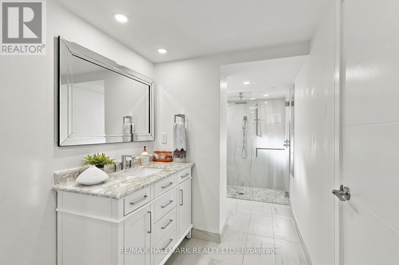 29 Willowbrook Road, Toronto, ON photo 18