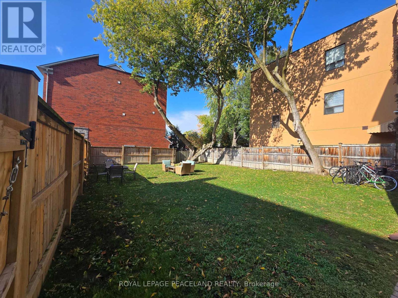 322 Clinton Street — photo 25
