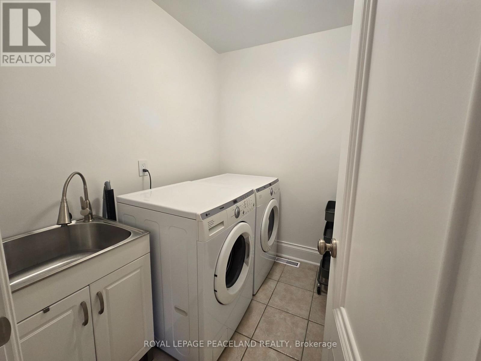 322 Clinton Street — photo 26