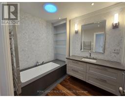 Mainhse - 322 Clinton Street, Toronto, ON M6G2Y8 Photo 18