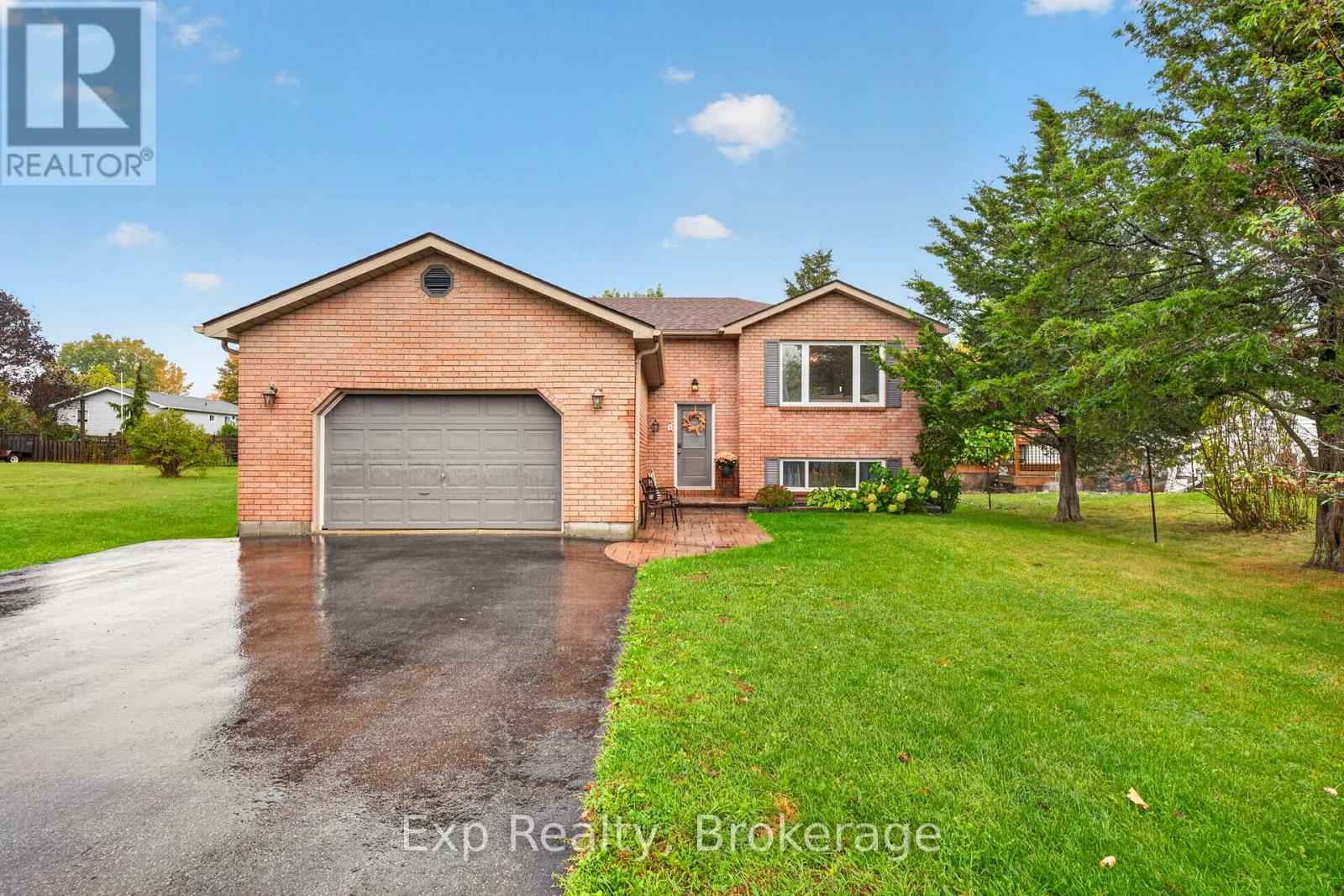4 Harbourview Crescent, Prince Edward County, ON