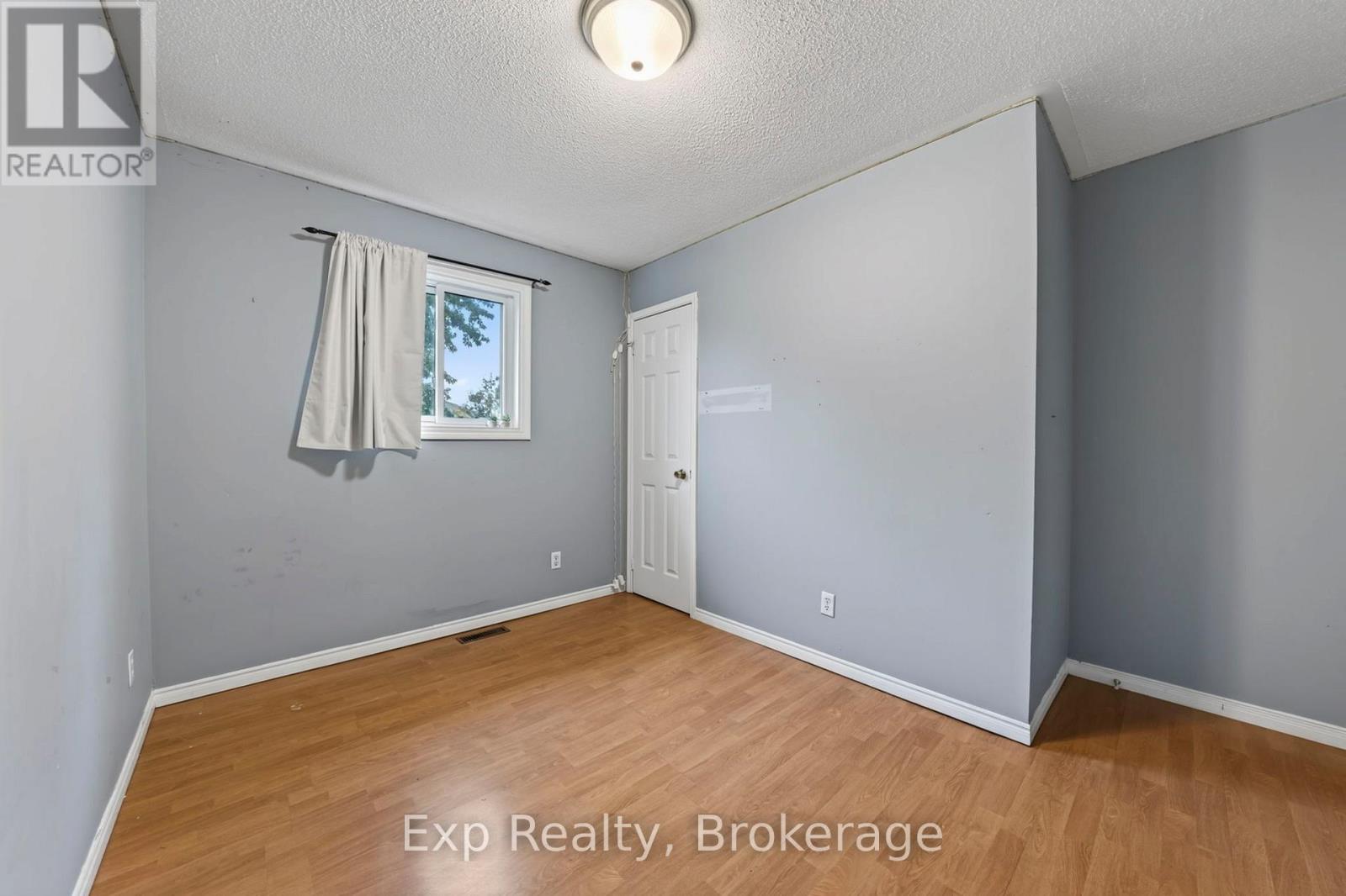 4 Harbourview Crescent, Prince Edward County, ON photo 13