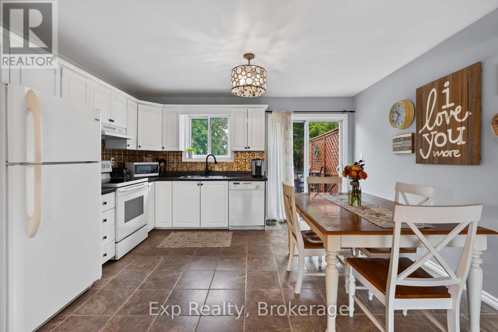4 Harbourview Crescent, Prince Edward County, ON photo 7