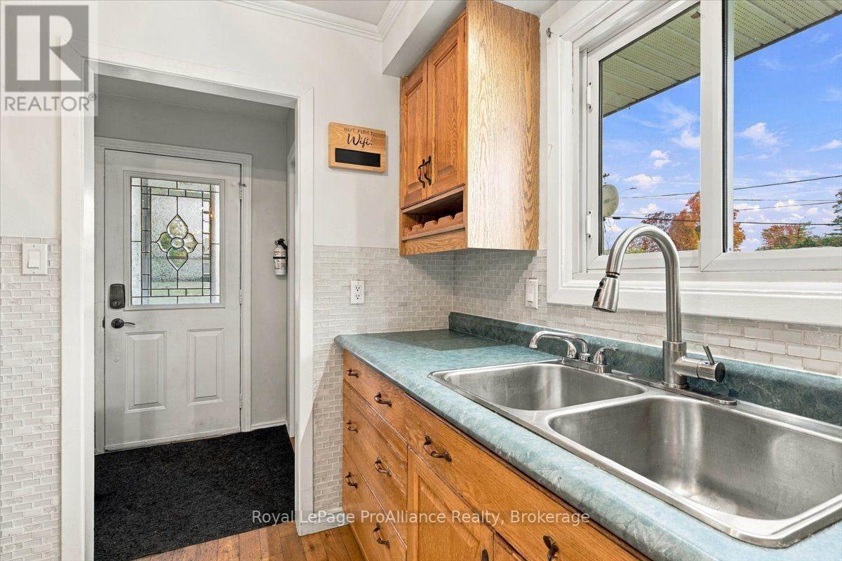 106 Burns Avenue, Quinte West, ON photo 18