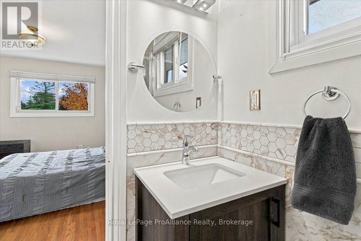 106 Burns Avenue, Quinte West, ON photo 32