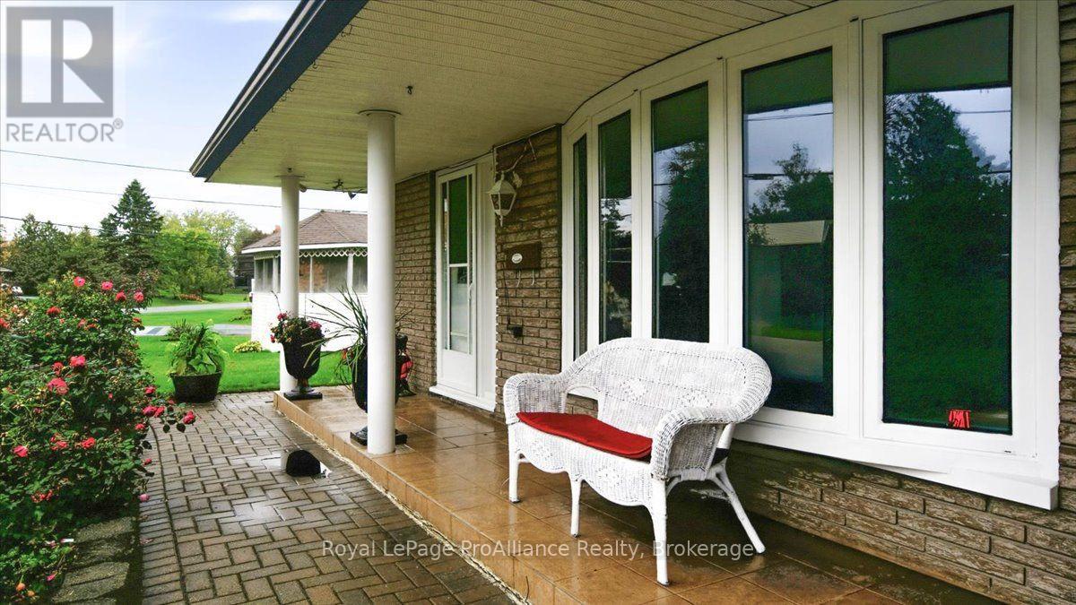 106 Burns Avenue, Quinte West, ON photo 5