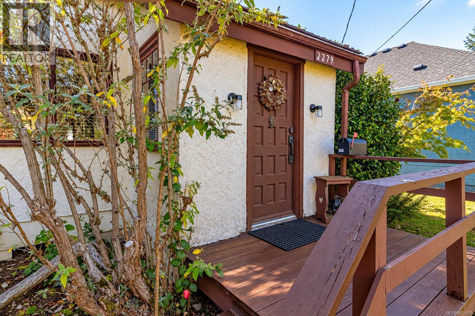 2279 Bradford Ave - 2