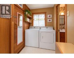 Kitchen - 2279 Bradford Ave, Sidney, BC V8L2C9 Photo 13