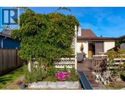 2279 Bradford Ave, Sidney, BC V8L2C9 Photo 18