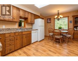 Primary Bedroom - 2279 Bradford Ave, Sidney, BC V8L2C9 Photo 8