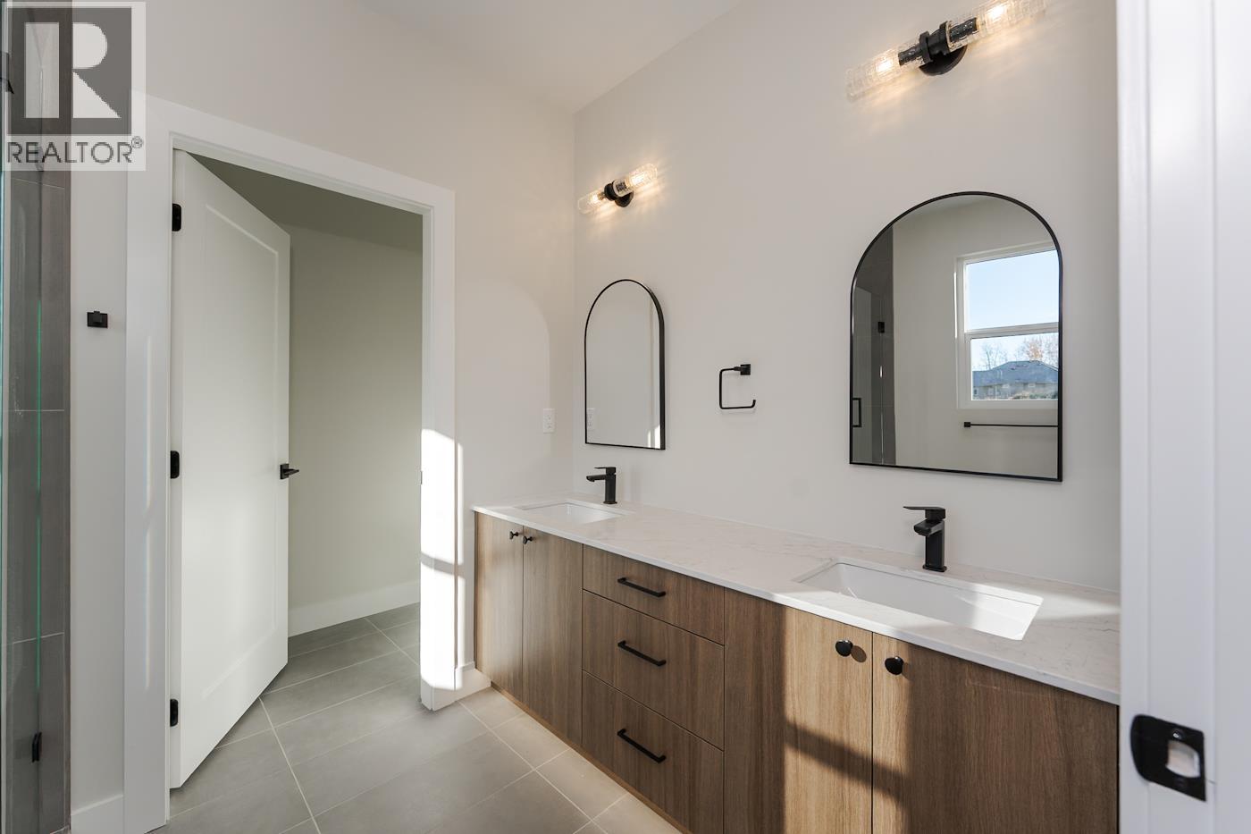 1454 N BLACKBURN ROAD - 21