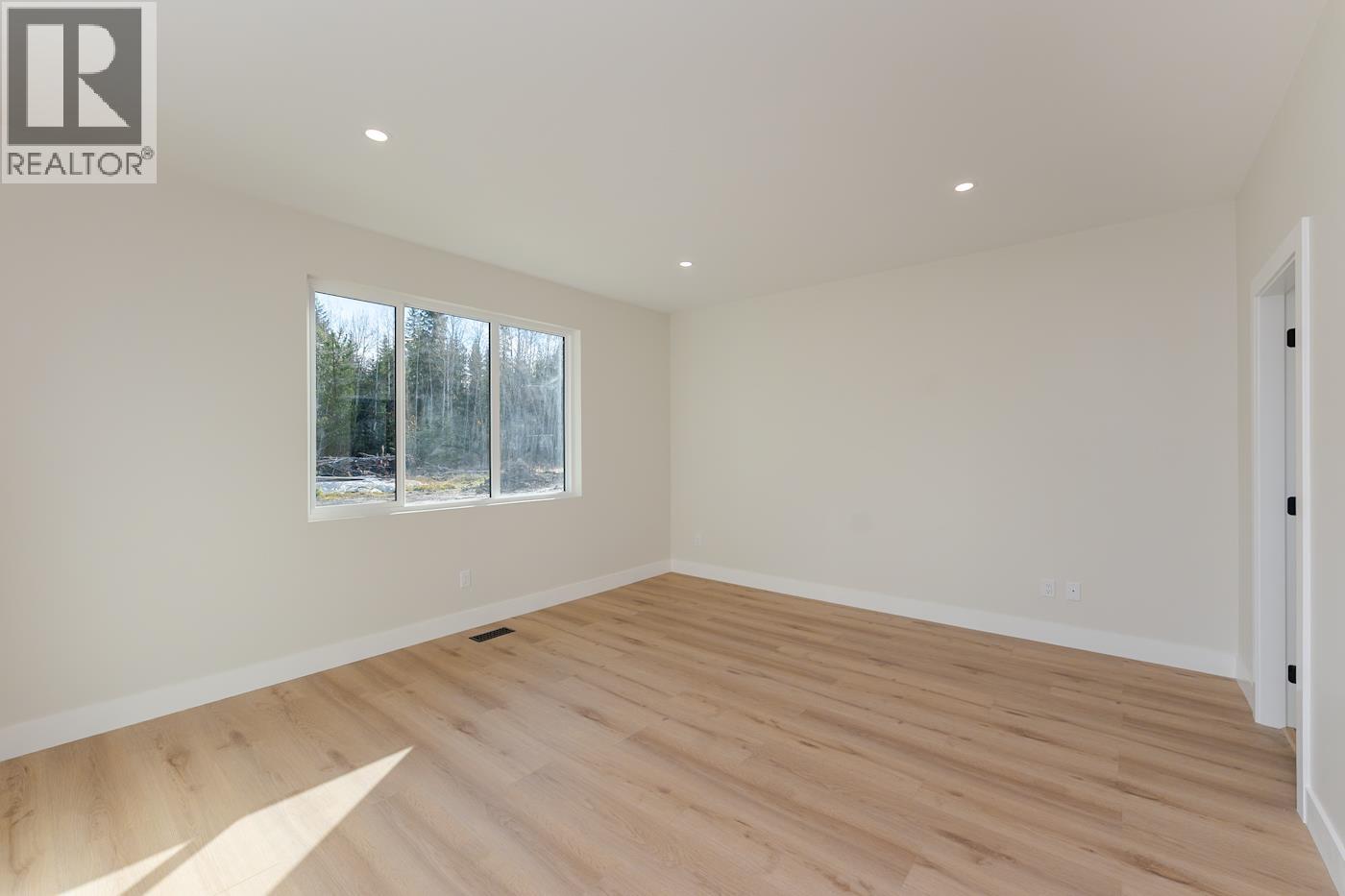 1454 N BLACKBURN ROAD - 22