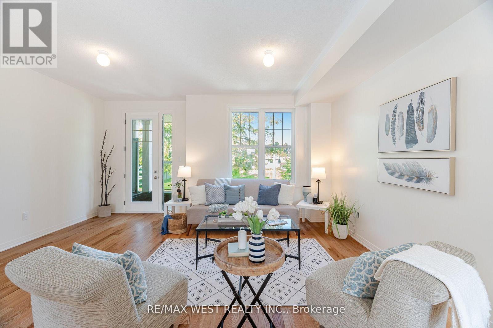 1563 Green Road, Clarington, ON photo 5