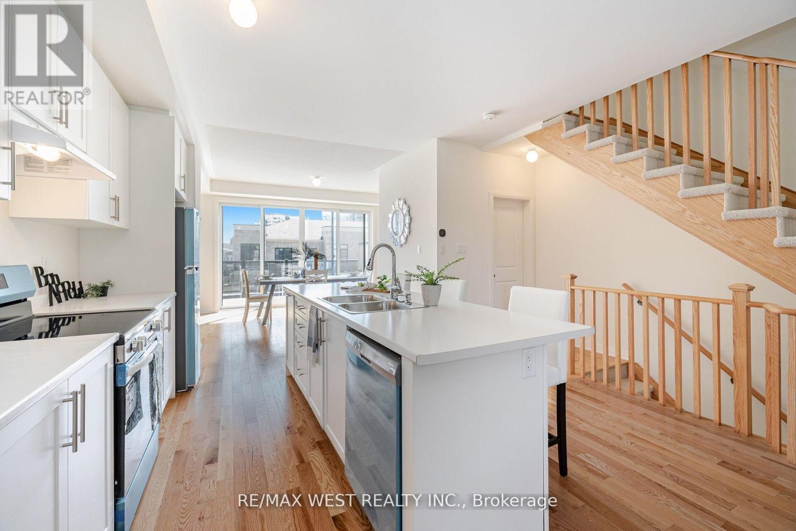 1563 Green Road, Clarington, ON photo 9