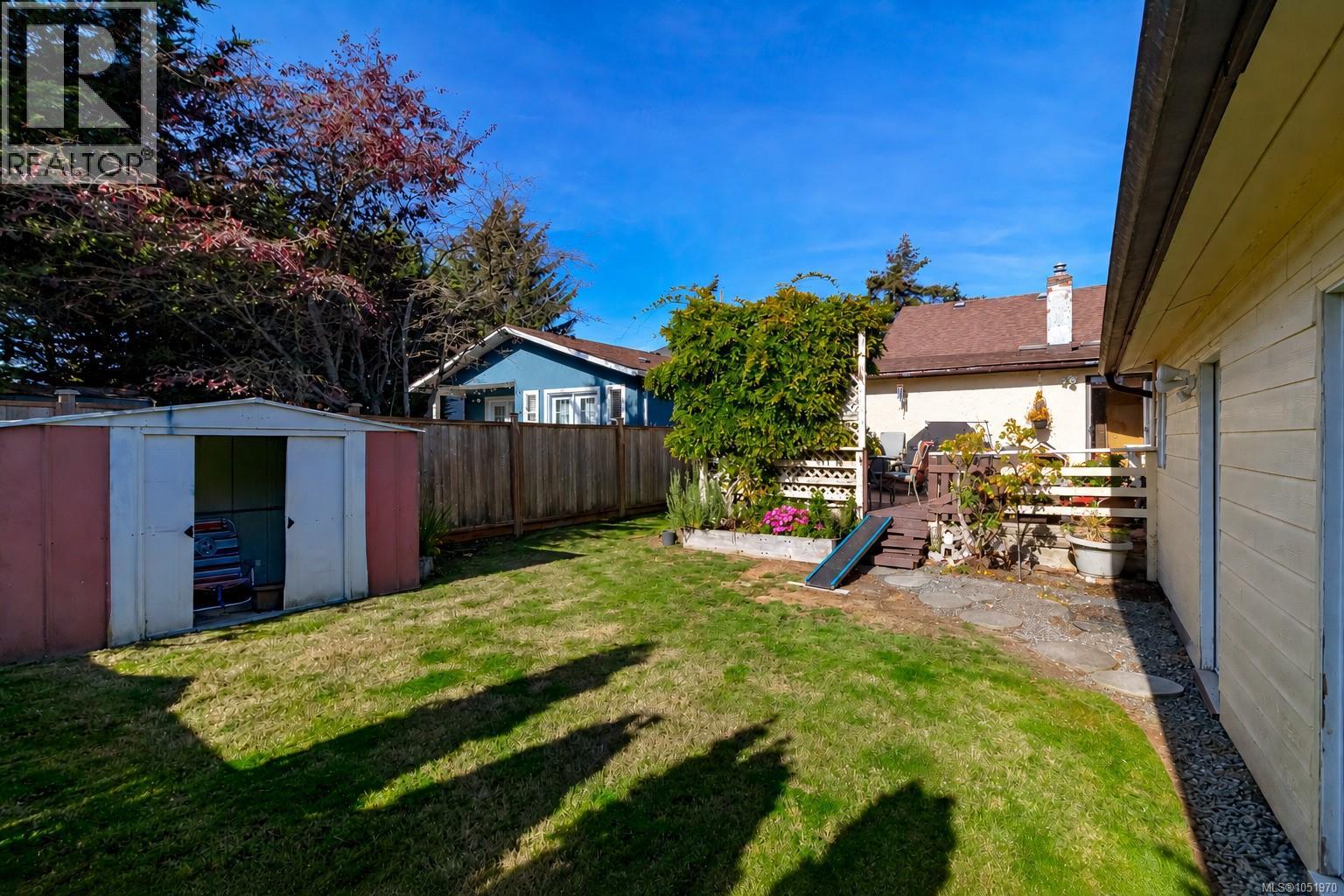 2279 Bradford Ave - Image 19