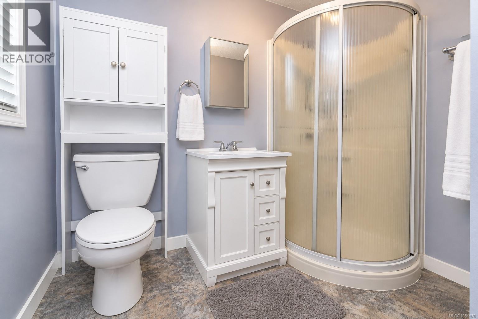 2279 Bradford Ave - Image 24