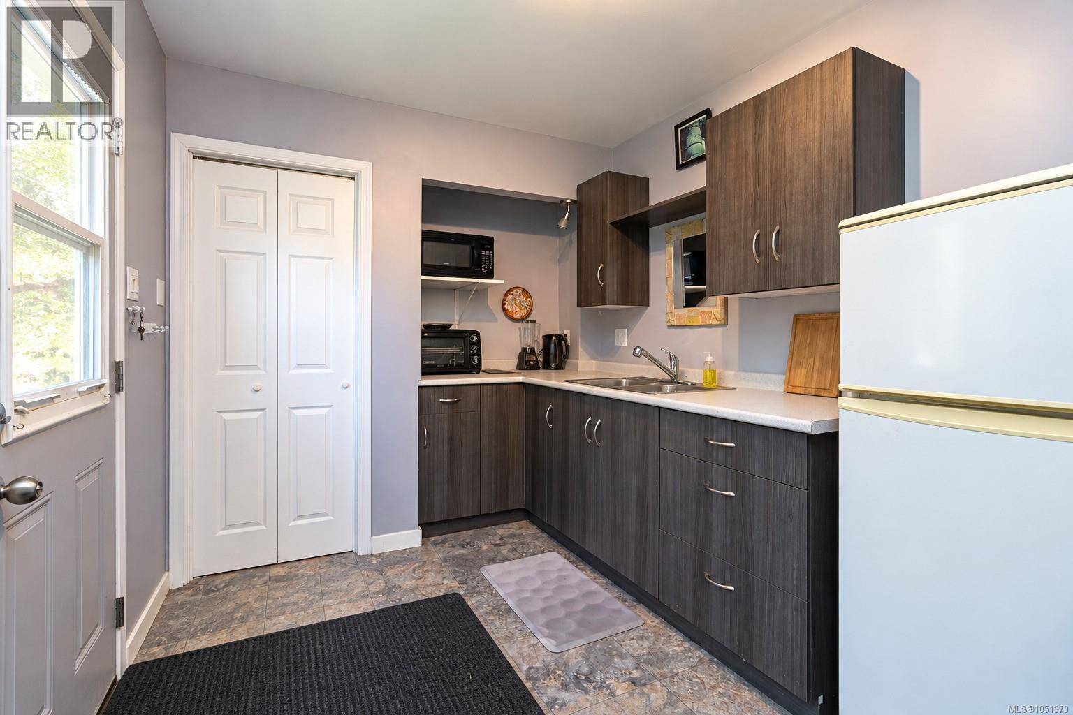 2279 Bradford Ave - 22