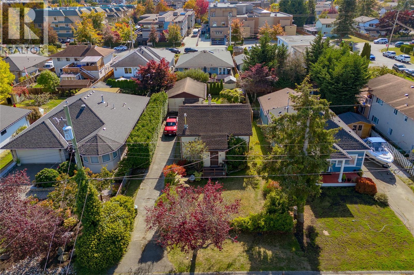 2279 Bradford Ave - Image 27