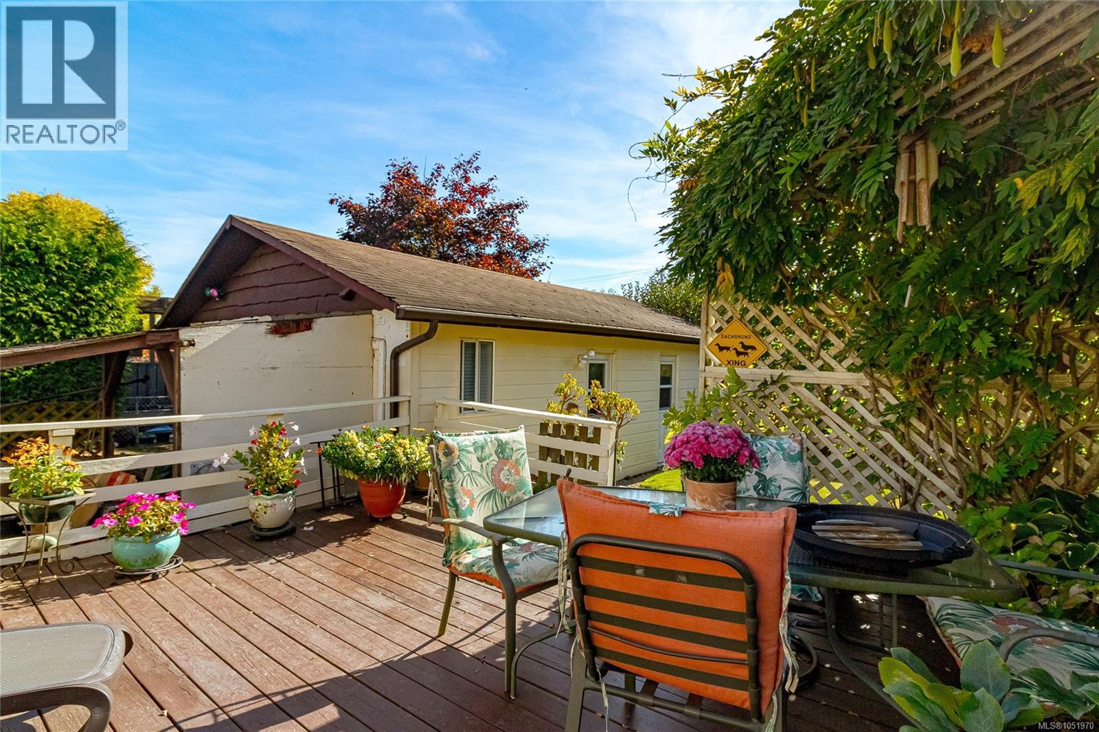 2279 Bradford Ave - Image 26