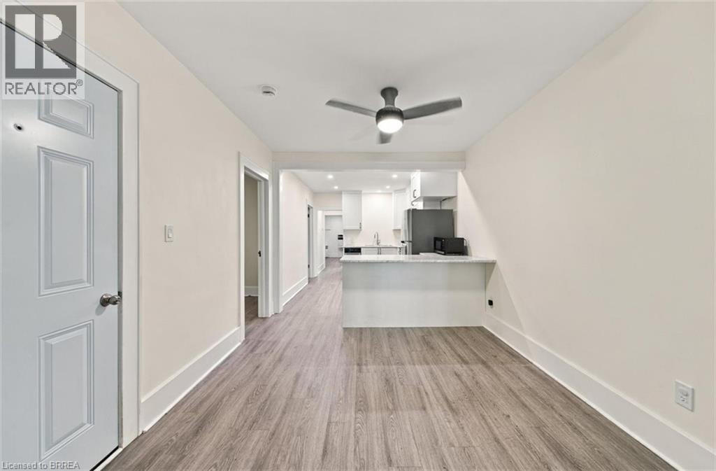 46 Grand River Street North — photo 7