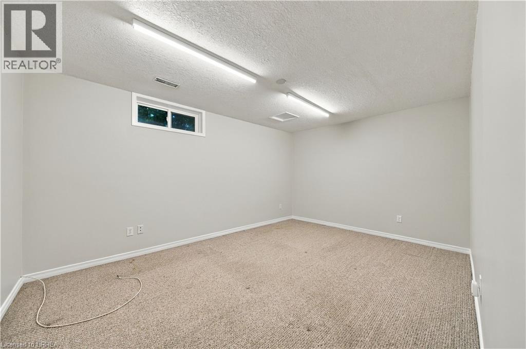 4 Macpherson Drive — photo 29