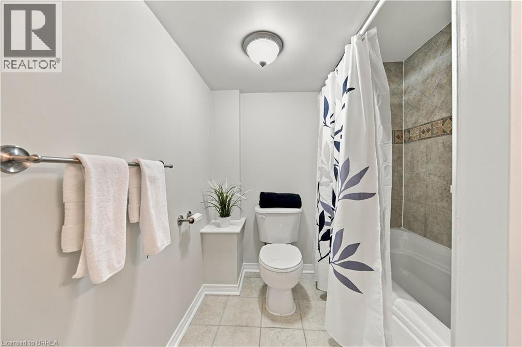 4 Macpherson Drive — photo 28