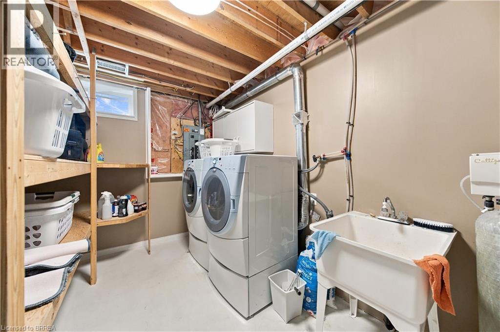 4 Macpherson Drive — photo 31