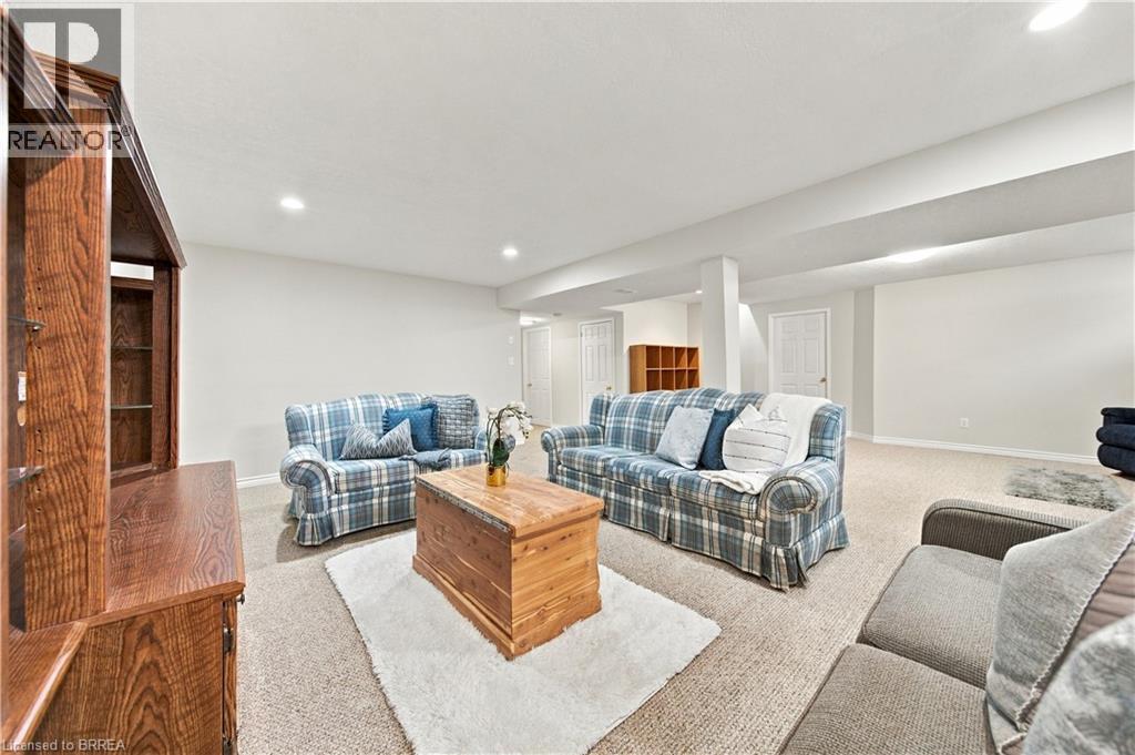 4 Macpherson Drive — photo 26