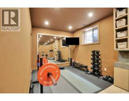 316 28 Avenue NE - photo 36