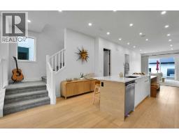 316 28 Avenue NE - photo 12