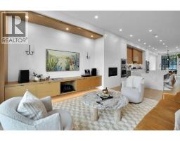 316 28 Avenue NE - photo 4