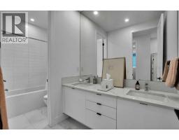 316 28 Avenue NE - photo 30