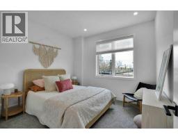 316 28 Avenue NE - photo 25
