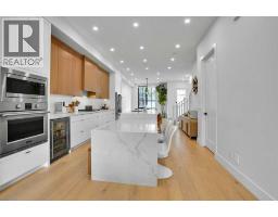 316 28 Avenue NE - photo 9