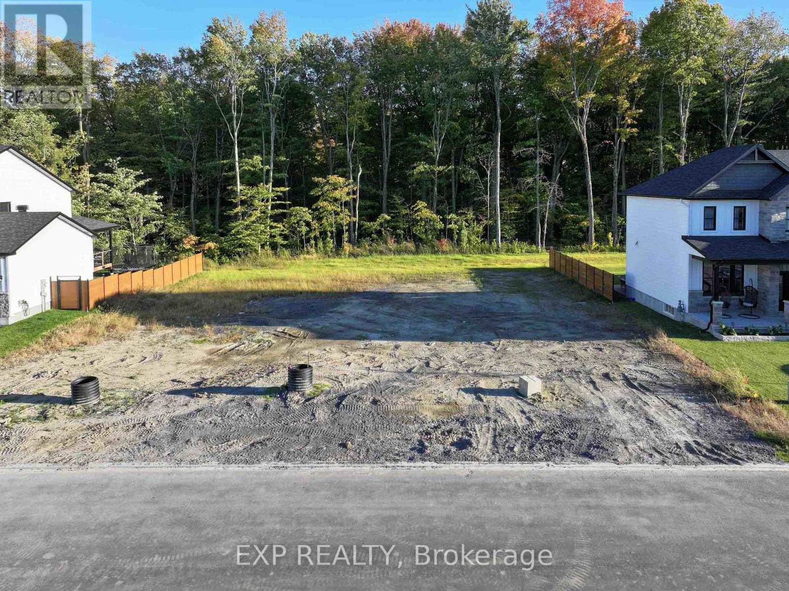 Rarely offered fully serviced lot in Embrun.