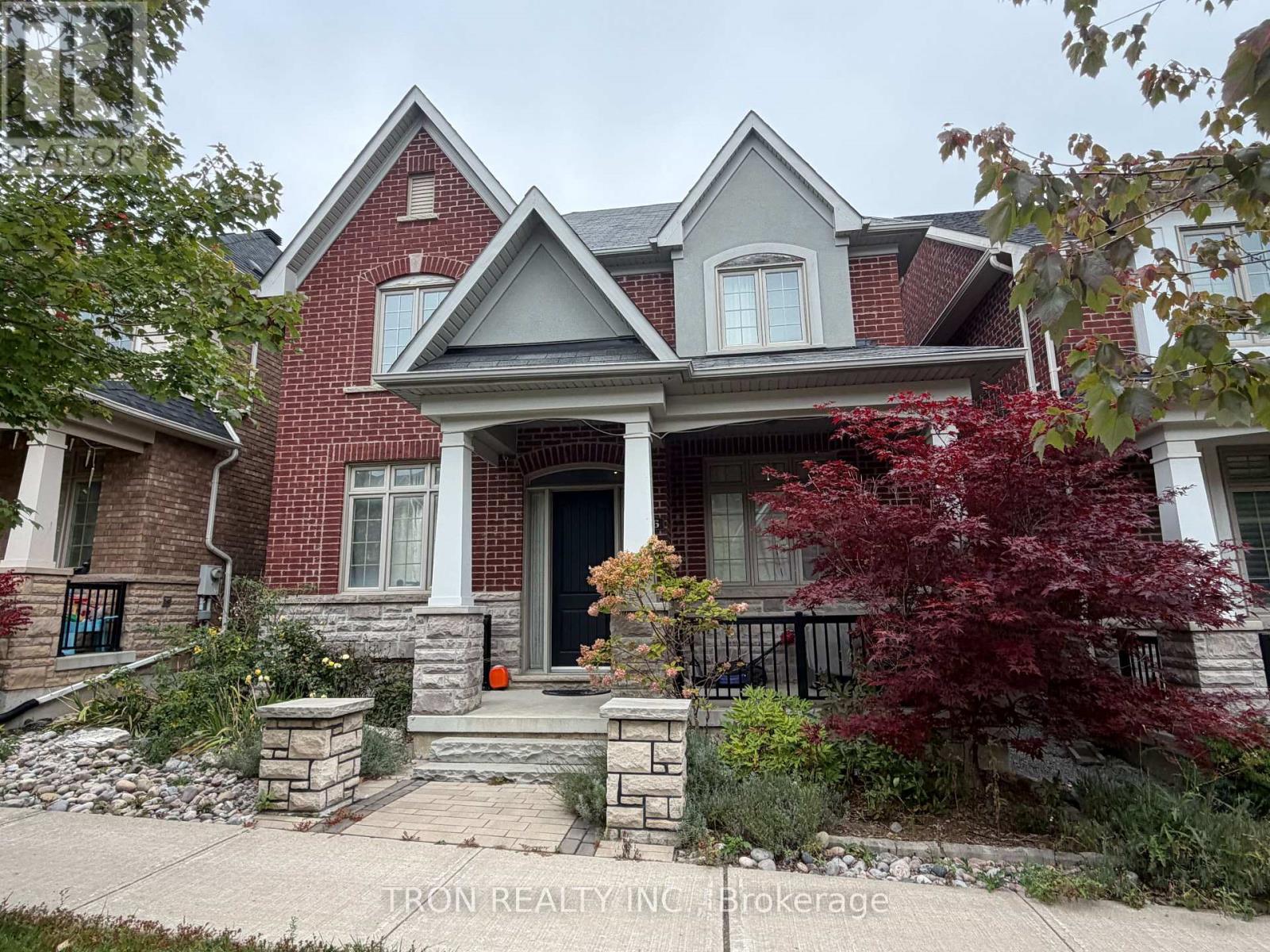 16 DUNGANNON DRIVE, Markham (Angus Glen)