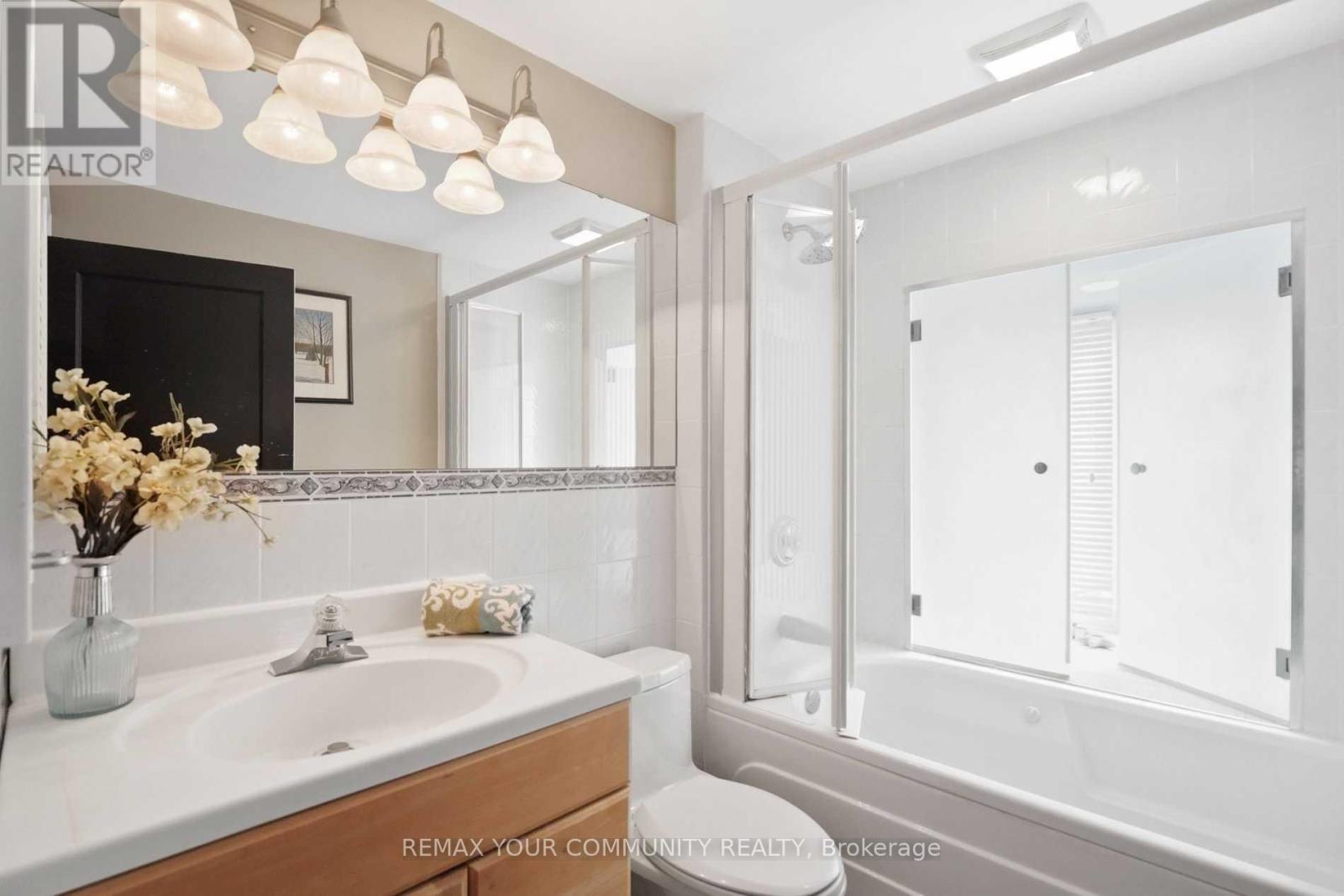 19 Mark Street, Aurora, ON photo 14