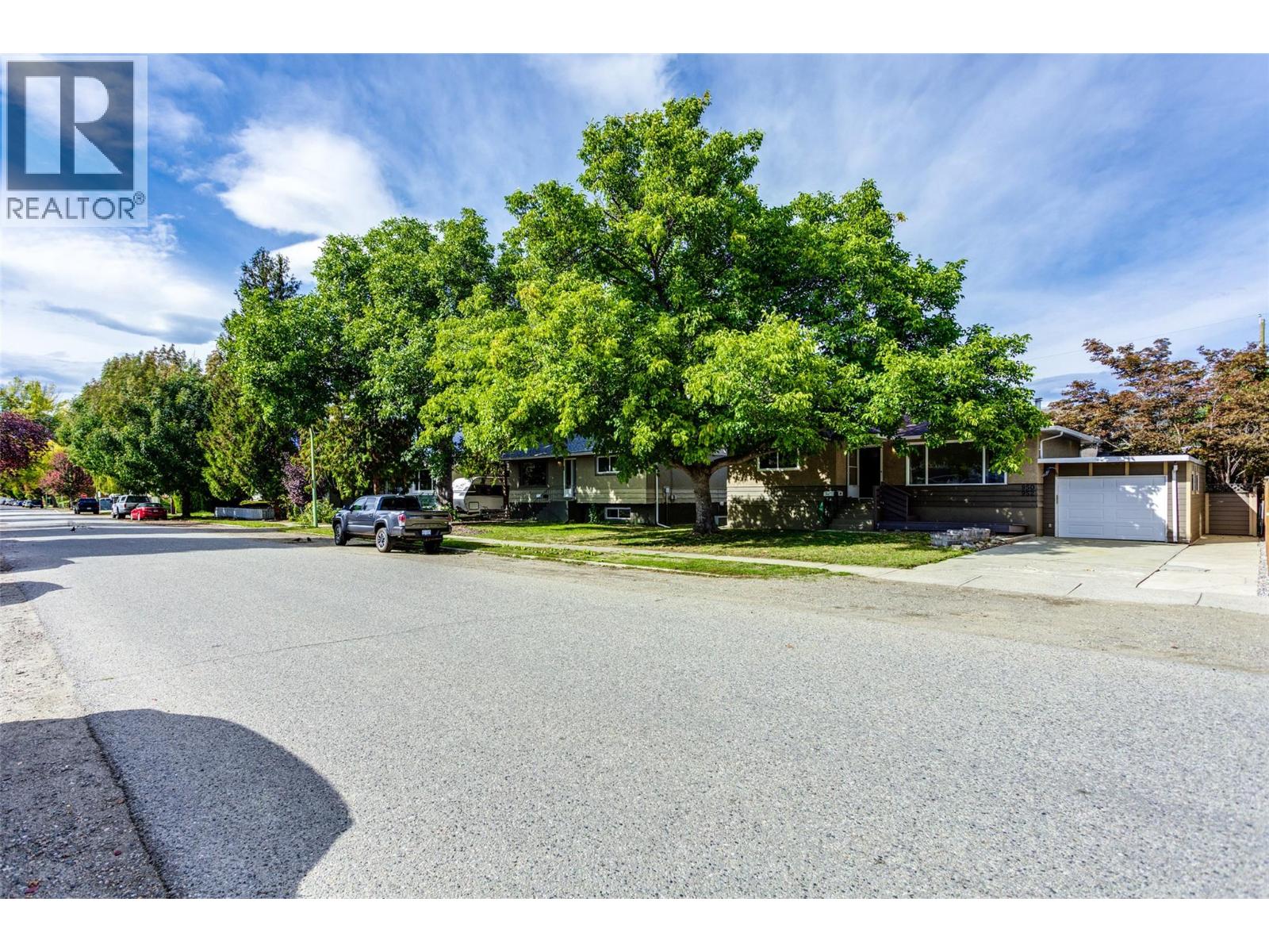  950 & 952 Stockwell Avenue, Kelowna