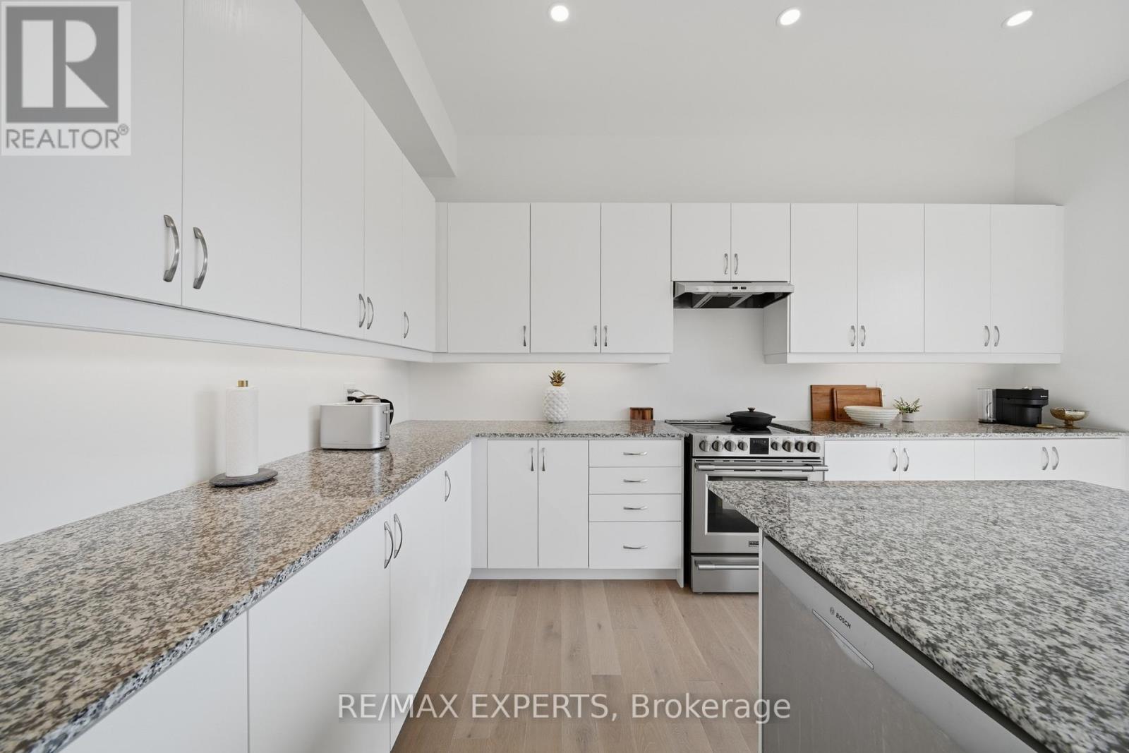 211 Stormont Trail, Vaughan, ON photo 22